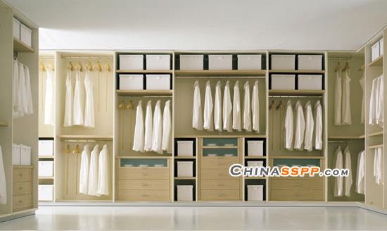 意式衣帽間展現(xiàn)奢華魅力