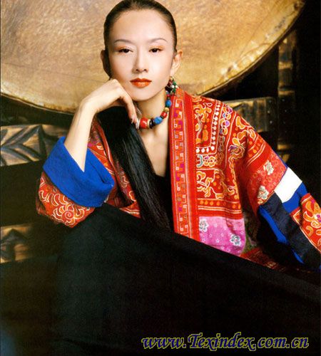 楊麗萍舞動(dòng)富安娜家居新風(fēng)尚