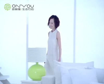 魯豫牽手歐林雅 攜新“同居密友”亮相