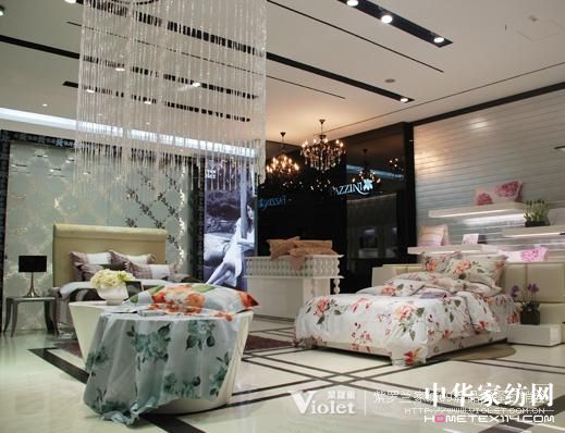 紫羅蘭家紡豪華水上展廳盛裝登場