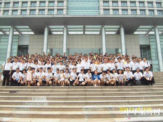 夢(mèng)飛2010秋冬新品發(fā)布會(huì)報(bào)道