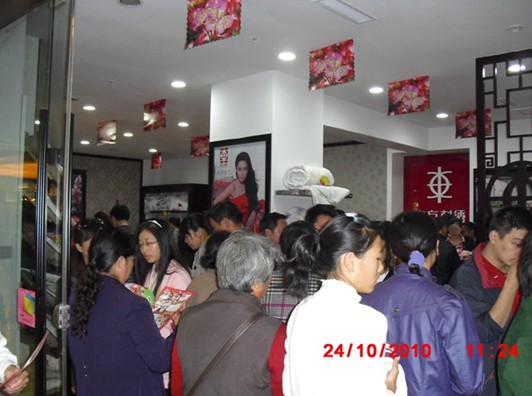 東方刺繡亮相揚城掀購物狂潮