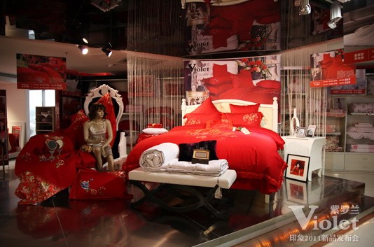 紫羅蘭2011春夏新品發(fā)布暨招商會(huì)召開(kāi)