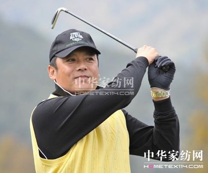 柏年成為全明星高爾夫球隊合作品牌