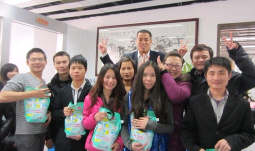 凡語成功舉辦第八期分享會和生日會