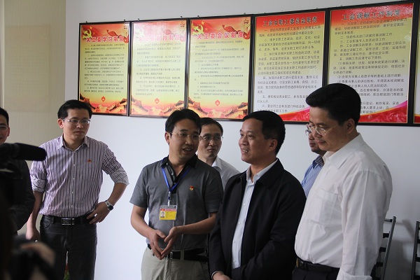 省委組織部副部長楊偉東一行蒞臨雨蘭考察