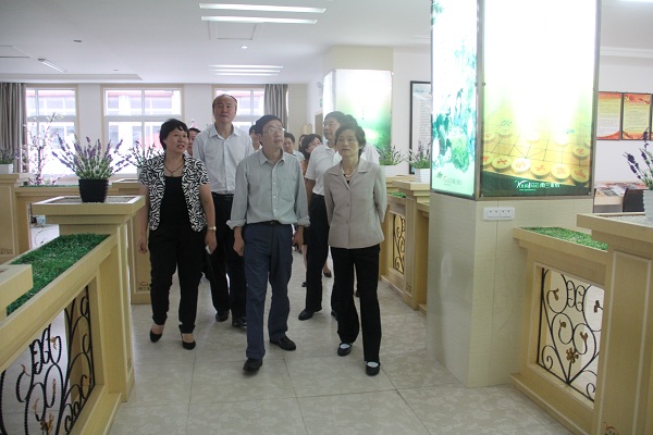 新余市政協主席蒞臨雨蘭視察人口計生管理工作