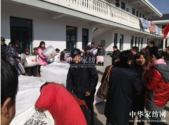 寶縵家紡愛心行敬老院里敘溫暖