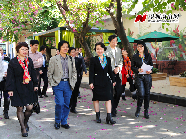 深圳市領(lǐng)導(dǎo)調(diào)研富安娜