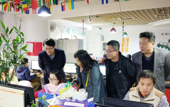 工商局網(wǎng)監(jiān)局蒞臨毛毛雨家紡調(diào)研網(wǎng)絡(luò)交易環(huán)境凈化